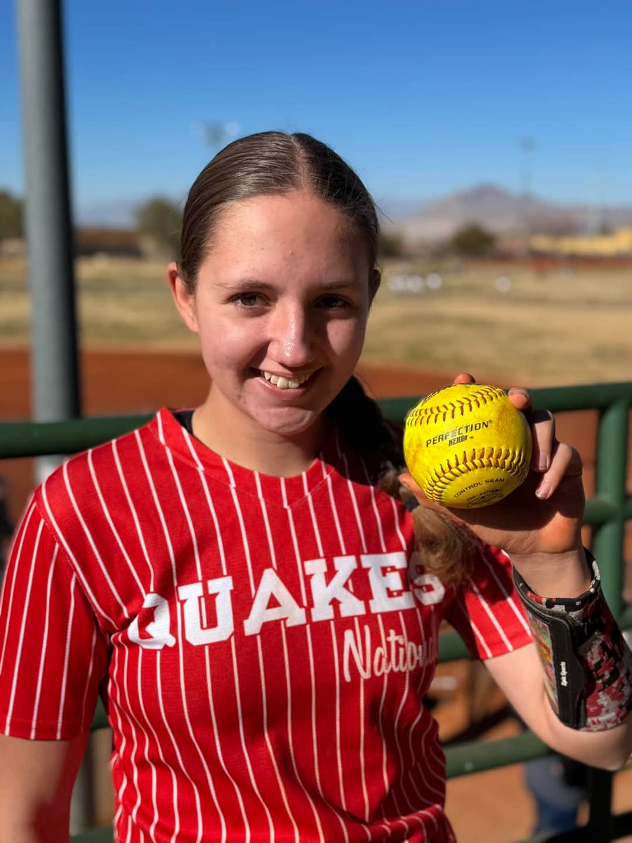 QuakesDailey's tweet image. USA Preps Best of the Best day 2. @JosephineS80695 with homerun number three this weekend! Super proud of this girl!!! #2028grad #softballrecruits @nequakessb