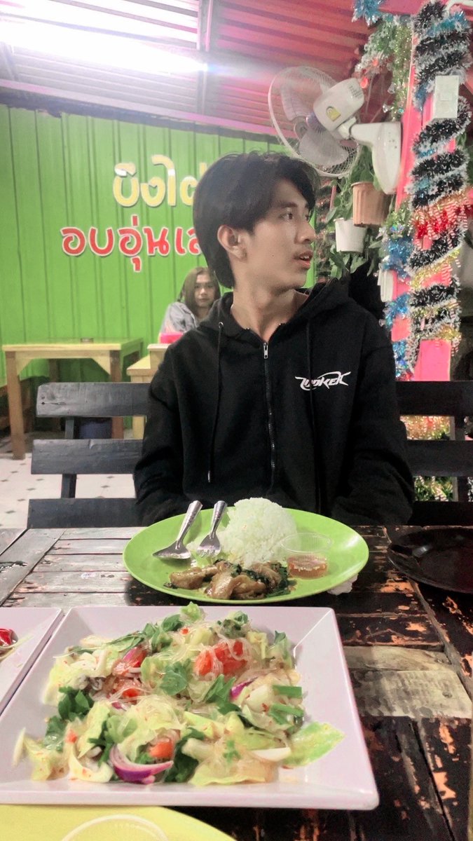 ball1466's tweet photo. ไม่รู้จะไปไหนมาหาเราได้นะ 😂😂
#พัทยา
#พัทยาใต้
#พัทยาตอนนี้ https://t.co/82m2zwWA8u