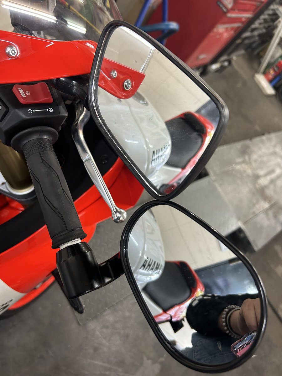 XSR900GP 用ミラー移設キット「ミラステ」なぜかまだメチャクチャ売れ