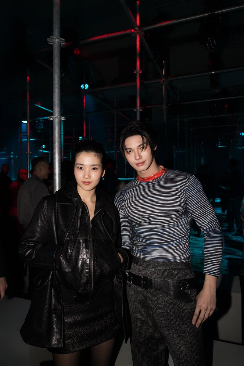 mintmag_th's tweet photo. เฟรมปัง! หนุ่ม #วินเมธวิน พร้อมด้วยสาว #คิมแทรี และหนุ่ม #KentaroSakaguchi Prada Ambassador ถ่ายรูปร่วมเฟรมกันในแฟชั่นโชว์ PRADA คอลเล็กชั่น Fall Winter 2025 Menswear ที่จัดขึ้นเมื่อวันที่ 19 มกราคมที่ผ่านมา ณ กรุงมิลาน ประเทศอิตาลี  💚

WIN SHINING IN PRADAFW25 

#PRADAFW25xWin 
#winmetawin 
#坂口健太郎
#KimtaeriXPrada
#김태리 
#PradaFW25 
#PRADA 
#MintNews