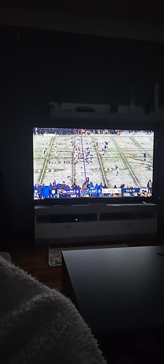 manufco's tweet photo. Wer ist noch wach? ☝️😃

#rtlnfl #BillsMafia https://t.co/mprMyaUyoP
