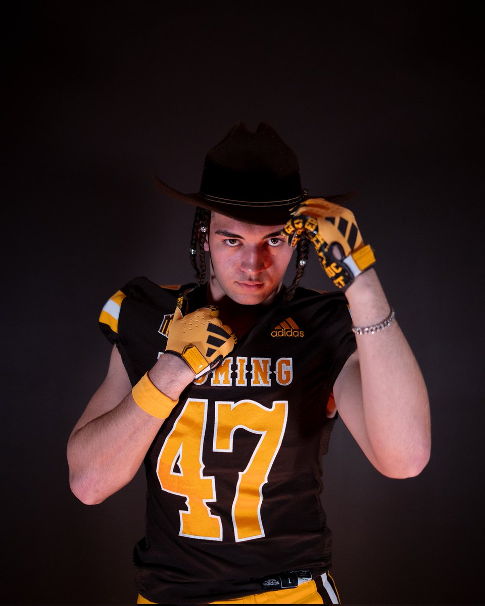 I'm beyond Grateful to announce my commitment to the University of Wyoming!!! There's a new Cowboy from Texas 💥👈🏽