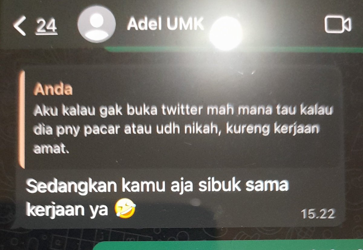 Baru tau jaman skrg masih ada manusia yg pede nya kelewatan, tp gk salah si dlu couonya jg kepedean makanya w gk mau 😏