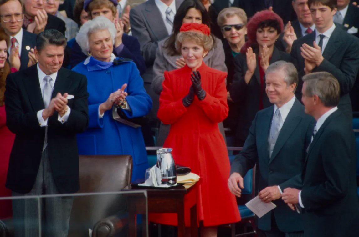KDimitratos's tweet image. 7.Nancy Reagan (1981) set the tone for the 1980s with opulence and Hollywood flair. Her James Galanos white beaded gown radiated sophistication, aligning with her larger-than-life public image.

Look at these outfits. 
Nancy Reagan, style icon.