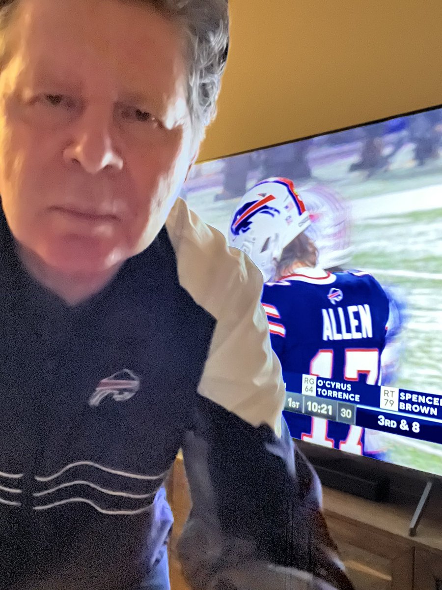 DarenPuppa's tweet image. Let’s go Bills! Whose watching?
