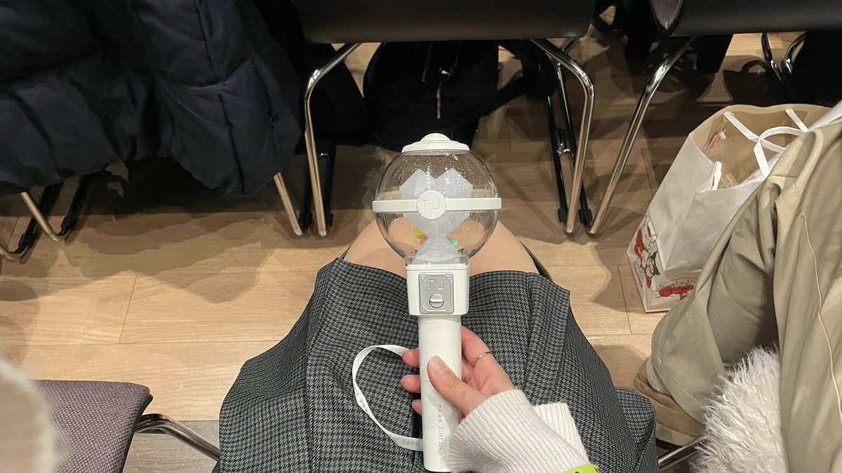 __jih05on's tweet photo. 6年ぶりのジフンくんに会えた；；
ほんとに会えるまで長かったけど、ずっと待っててよかった💞

幸せな時間をありがとう🚰   ‧̫  🚰
また日本来てくれますよーに… https://t.co/KbBZ14RUmK