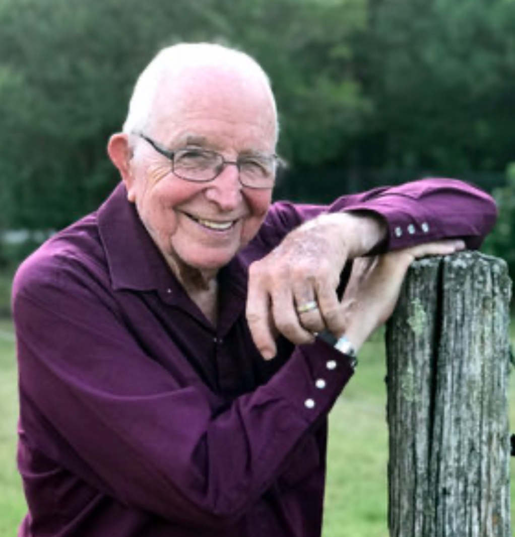 Jason_R_Burt's tweet photo. 🚨NEW: Iwo Jima veteran Billy Joe Cawthron passes away at the age of 98. 

Cawthron was an 18 year old with the 5th Marine Division when he landed in the first wave on Iwo Jima. 🪖

Services will be held on January 16th in West Plains, Missouri. RIP, Marine. 🇺🇸 https://t.co/4NBdYJHCt5