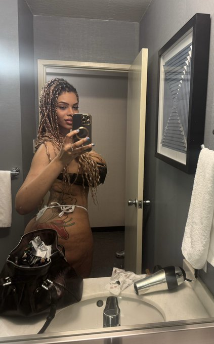 HalleHayes1