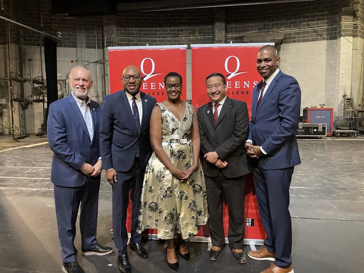 LtGovDelgado's tweet photo. Proud to join @QnsBPRichards and @QCToday to celebrate Dr. King, 60 years after he spoke and inspired students at the college. The dream he conveyed of a better world still inspires us today, and we must continue to honor his words. https://t.co/3qQOXLMkB6