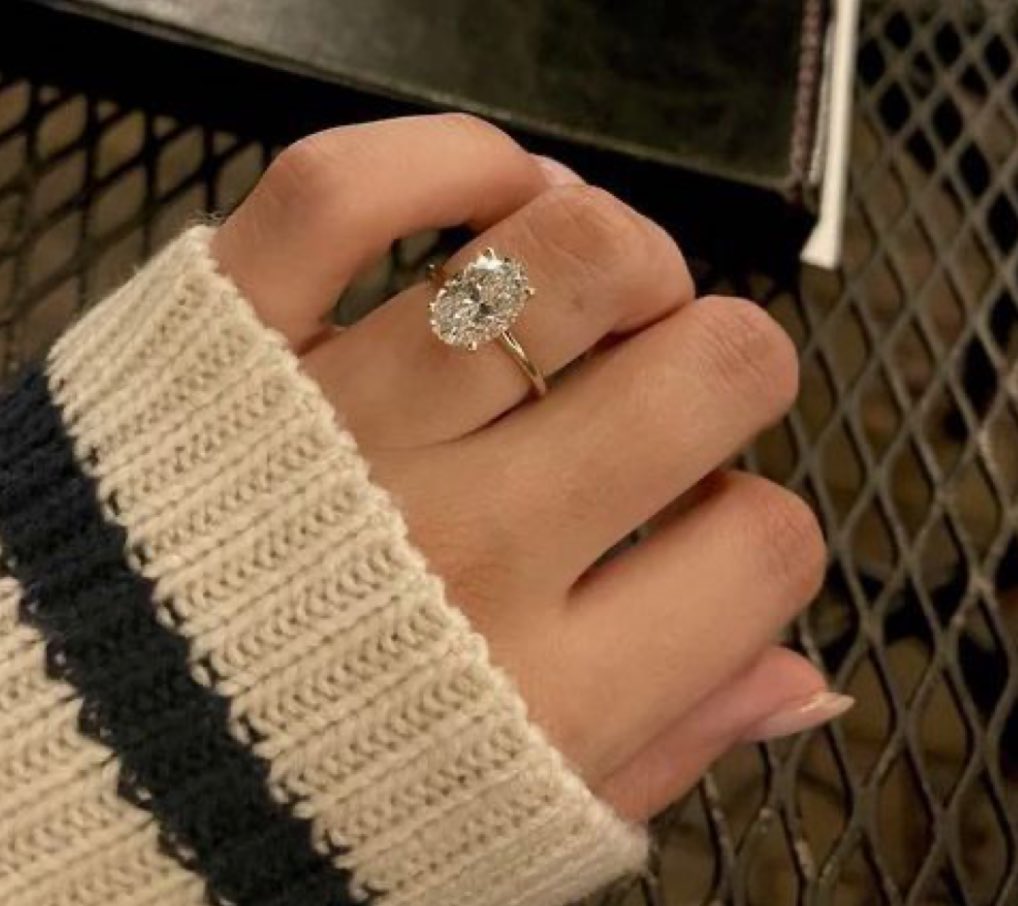 rub it in their face put a rock on her hand😋