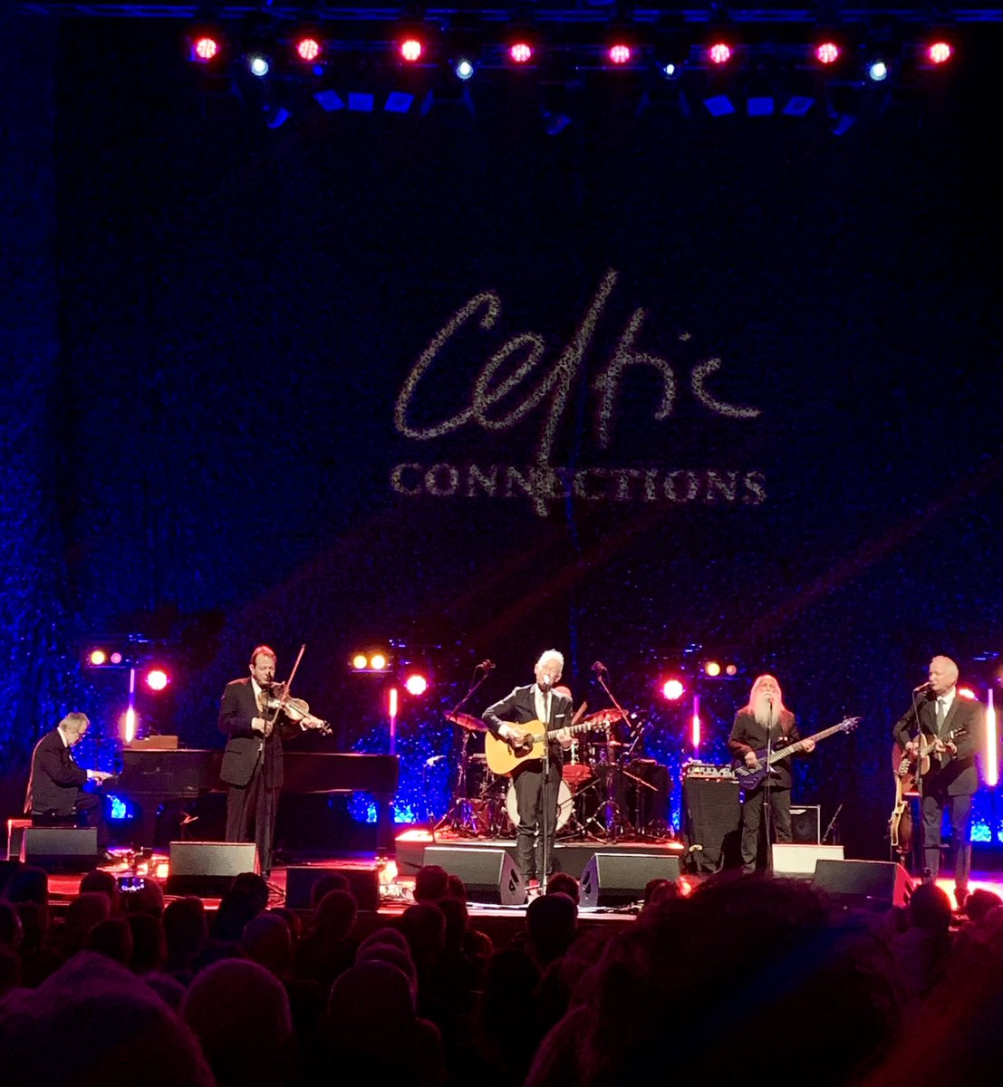 Fabulous night listening to Lyle Lovett and his amazing band at The Concert Hall. Incredible musicians! 🙌👏