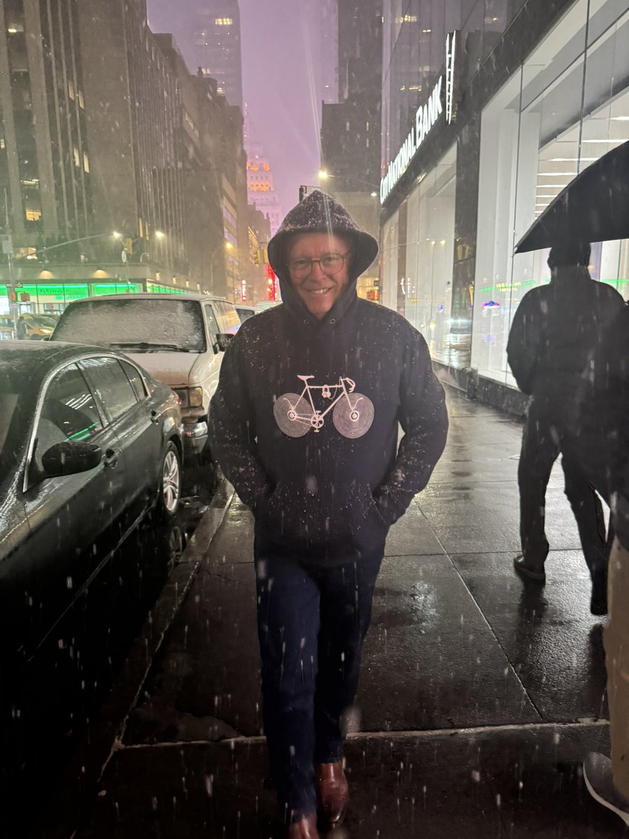 Cold and snowing in NYC but it’s going to be even colder in Washington DC tomorrow! 🥶
<a href="/SkyNewsAust/">Sky News Australia</a> <a href="/AUKUSforum/">AUKUS Forum 🇦🇺🇬🇧🇺🇸</a> 
#InaugurationDay