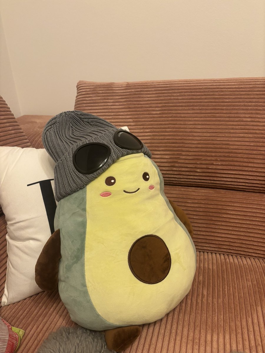 EkulFCN's tweet photo. Hat Wer nen Namen für meine Avocado ? https://t.co/Zfr7dHfvTH