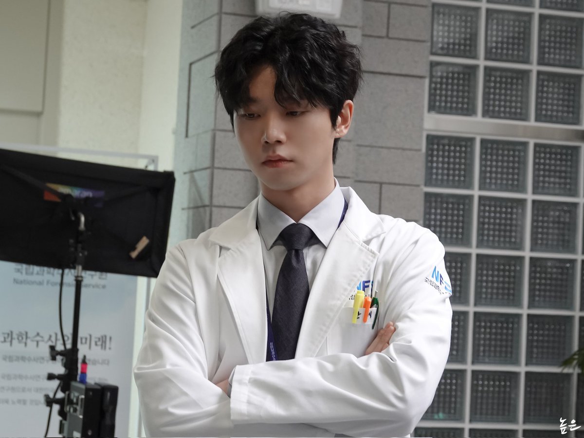 kkalu_1000's tweet photo. 소경국 한세진 했다가 이솝이야기 티모스로 빡빡 빨아진게 너무 웃김....🥹 https://t.co/qkT07RdSiW