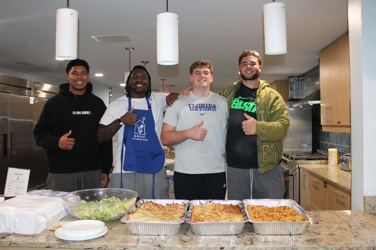 Blessed to be able to help cook meals for the Ronald McDonald House kitchen tonight. It’s always an honor to give back to the community. Visit the link below to see when you can be cooking it up like us! #FVFoundation <a href="/Fl_Victorious/">Florida Victorious</a> 

rmhcncf.org