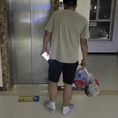 0476mengd's tweet photo. #新头像 https://t.co/GYrjbCFs14