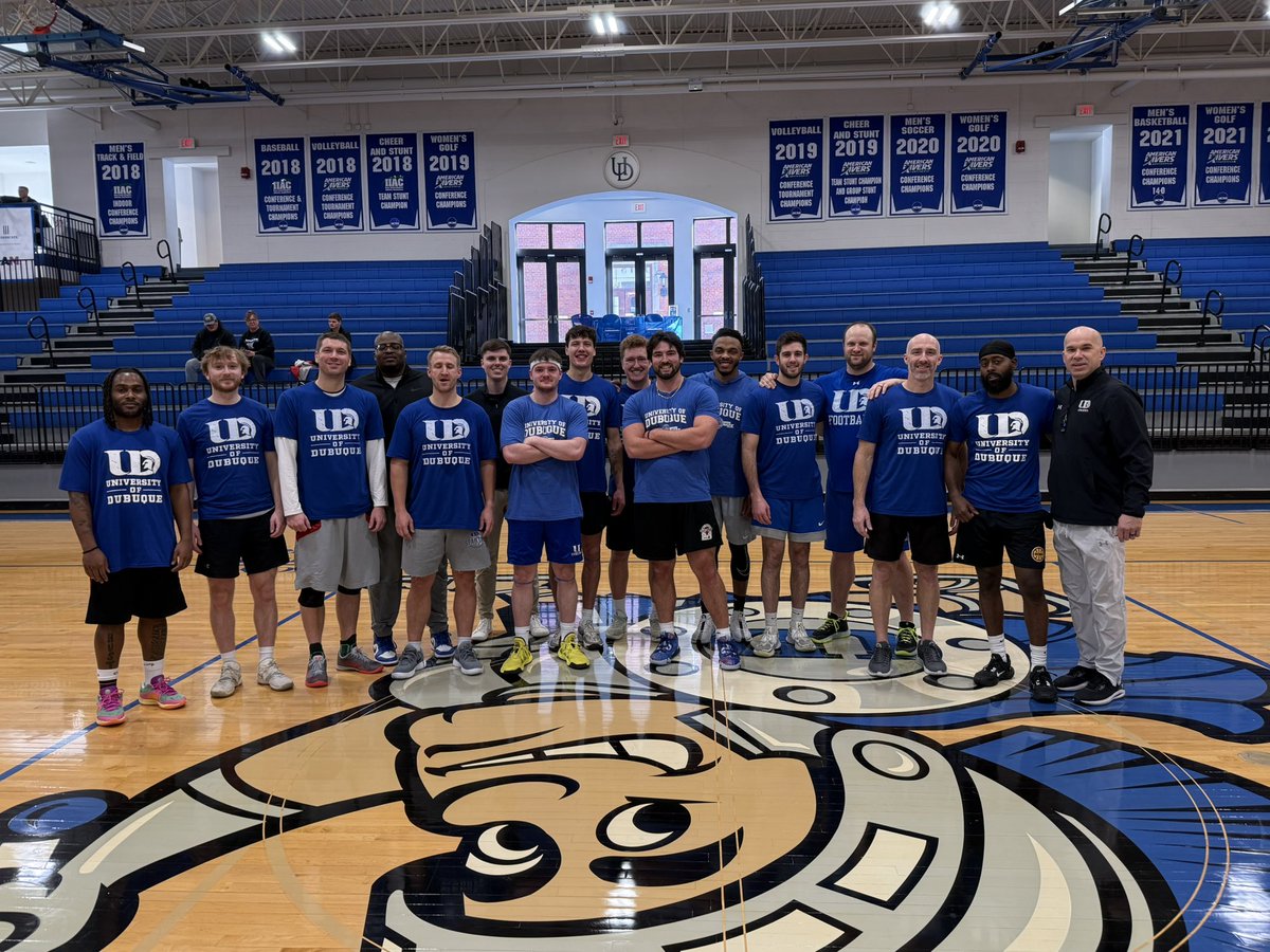 Shoutout to all the former Spartans that were able to make it out for the Alumni Game on Saturday! Thank you all for the support you give our program! It was great having guys back on campus this weekend!!

#FlySparty #RepTheDBQ #d3hoops