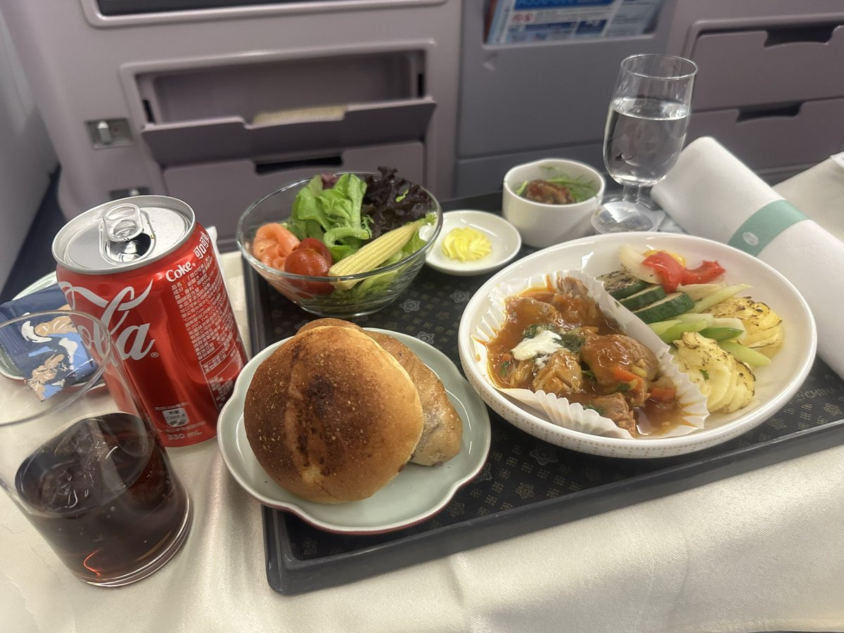 kazama2026's tweet image. 帰りは…アップグレードでビジネスクラスwラッキー✌️
#taiwan
#funcity 
#funcitydrift
#formuladriftjapan
#motystaiwan