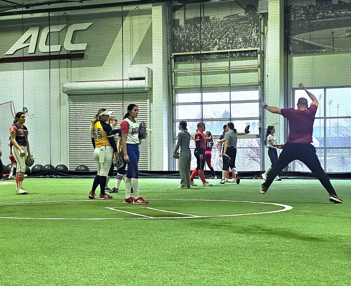 SadieJoHunter27's tweet photo. Thank you,@HokiesSoftball, for an excellent pitching camp!  Enjoyed learning new stretches &amp; drills to keep improving my mechanics.@jjpower19 @michaellew10 @VTechSBcoach @CoachRPauly @LLGCOACH @LLG_MW @TAProfileAPP @gatorjack72 @GoMVB @CoastRecruits @ExtraInningSB @tagupSoftball https://t.co/LLurYm0wxW