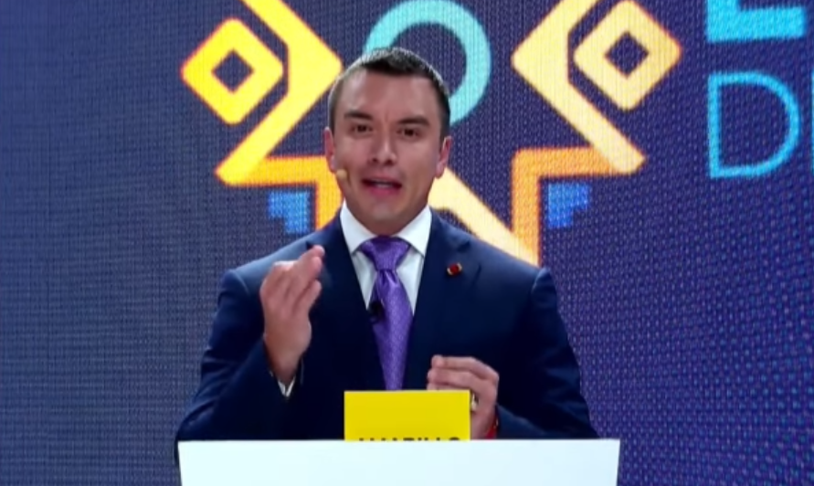 #DebatePresidencial2025 | El presidente-candidato Daniel Noboa <a href="/DanielNoboaOk/">Daniel Noboa Azin</a> no dijo los nombres de los cuatro de Las Malvinas ni habló de disculpas por ese caso, como lo pidió el candidato Francesco Tabacchi <a href="/ftabacchir/">Francesco Tabacchi</a>. Justificó diciendo que no había pregunta.