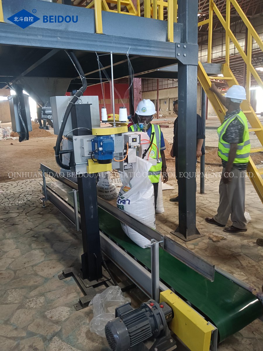 martinma0716's tweet image. "Looking for a reliable fertilizer machine? Our NPK fertilizer blending equipment offers high efficiency and precision! Boost your fertilizer production line with our automated fertilizer mixing system today!#FertilizerMachine #NPKBlender #FertilizerProduction #AgricultureTech