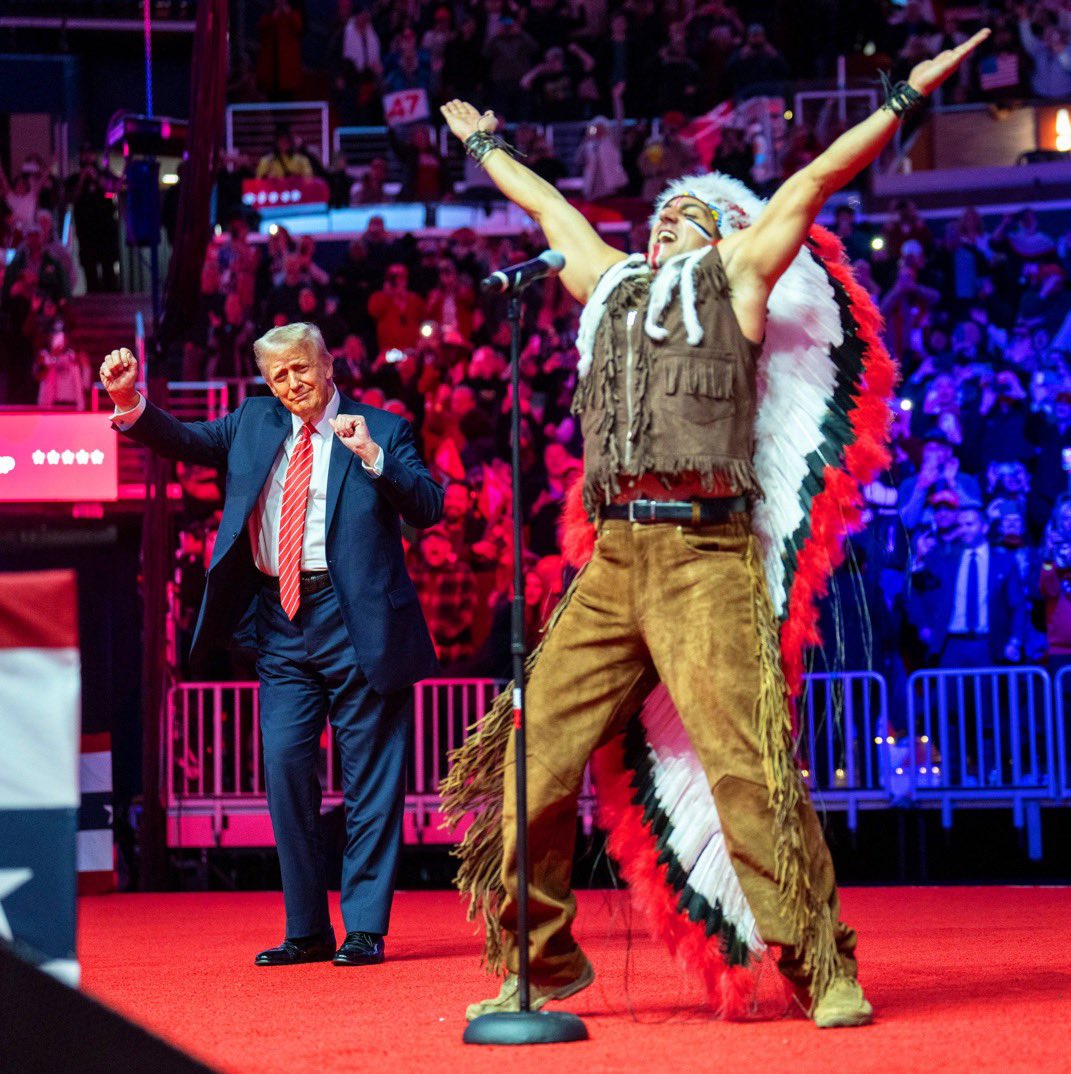 MAGAVoice's tweet image. SHOUTOUT TO ELIZABETH WARREN 🔥