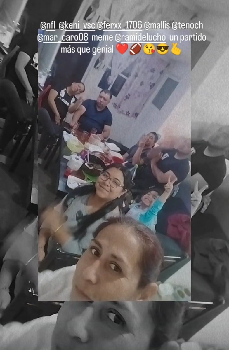 vcaro65's tweet photo. #NFLenTelevisa disfrutando en familia gracias @NFL  gracias @Televisa https://t.co/uAi5LqwvGN
