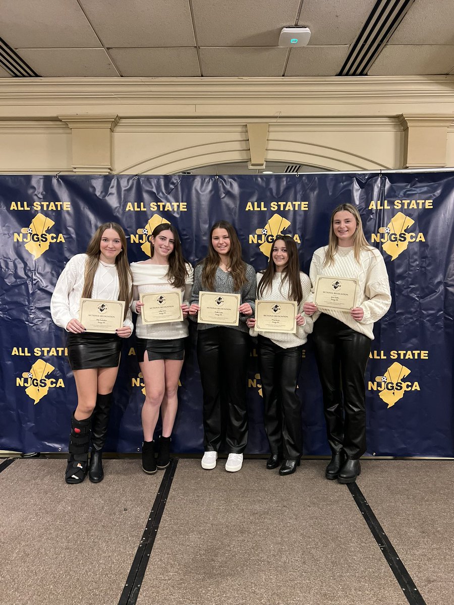 GraceSaxton17's tweet photo. Had a great time at the NJ HS All-State banquet with my @RamapoGirlsSocr and @WCFC08ECNL teammates!
@ImYouthSoccer @ImCollegeSoccer @TopDrawerSoccer @TheSoccerWire @PrepSoccer @WorldClassFC1 @ECNLgirls @Coach_KTurner https://t.co/Xn6NQdt2HP