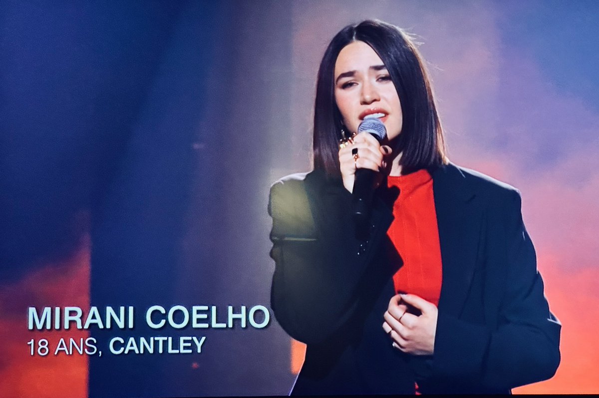Seulement 18 ans mais toute l’étoffe d’une grande chanteuse #StarAcadémie