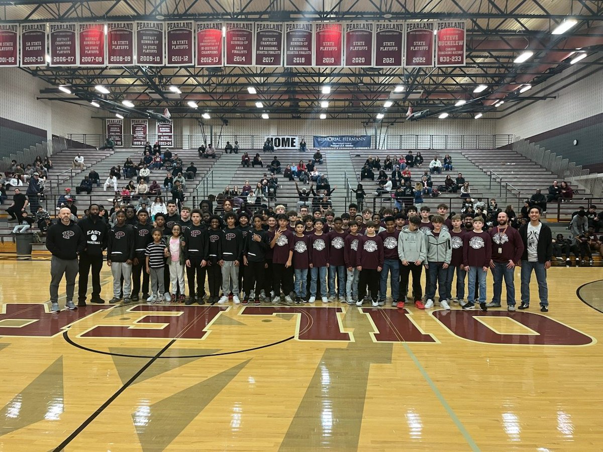 PlandHoops's tweet photo. Shout out to @PJH_East & @pjh_west for participating in Jr High Night on Friday! Great to host & celebrate our #FutureOilers🏀
Bonus, the current Oilers completed the #ProgramSweep🧹 over Alvin! #UnifiedFocus👀 #District226A #JrHighNight @PearlandHSsport @PearlandHighSch https://t.co/is2sn6smp3