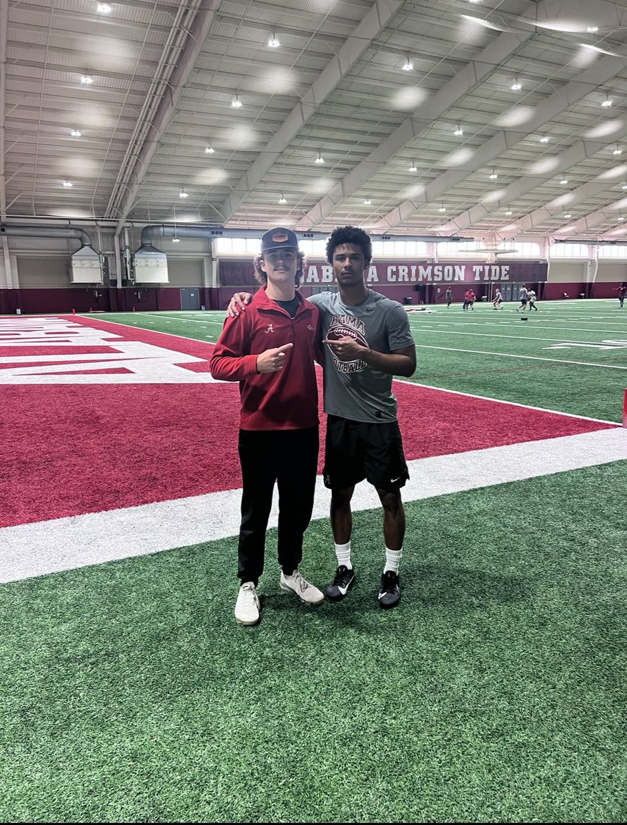 RileyBurger25's tweet image. Had an amazing visit at the University of Alabama yesterday. Thankful for all the coaching staff and for their hospitality. And it was great catching up with my boy @ivantay2four1!!