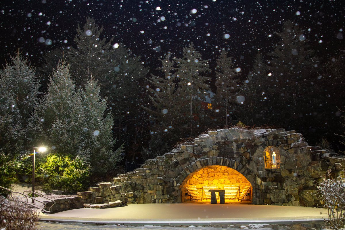 POV: You just stepped onto the set of Siena’s coziest winter scene. ❄️
