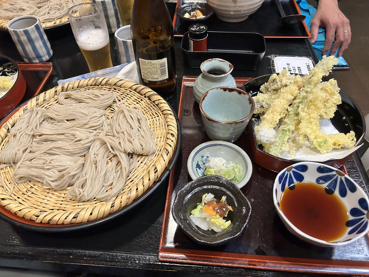 gen_ooo's tweet photo. スノボー行って体重増やして帰ってきたよ。 https://t.co/0yWKedYgxe