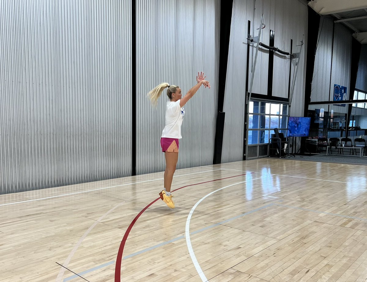 Over 40 players came through the gym today putting in work on a Sunday! Focused on refining advanced technical skills like footwork, ball-handling, finishing, decision making, and shooting mechanics. Proud of the grind and commitment to mastering the details. #SkillWORK ‼️🏀