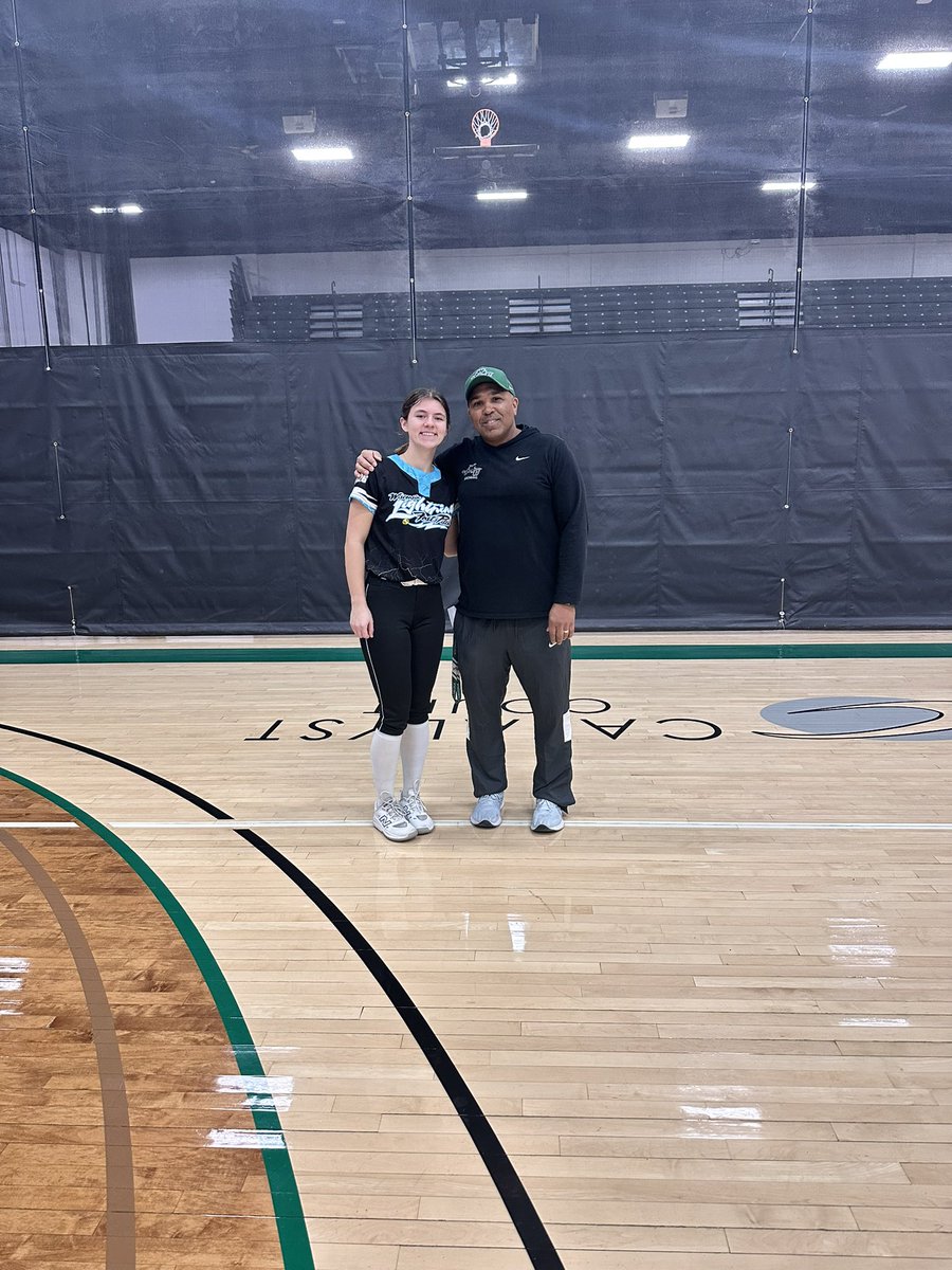 ava_gumieny10's tweet photo. I had a great time with @WLCSoftball at their hitting camp today. Thank you to @coachflegel and all the coaches and players for hosting a great camp! I loved learning a lot of new drills and getting to talk to the players and ask questions. I’m excited to be back soon!

@WI_LightningSB @wilightning08