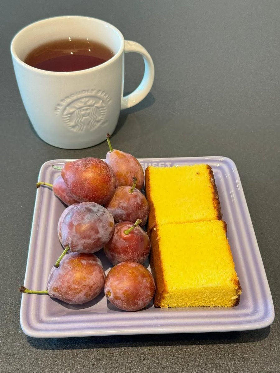 Plums, cake and tea