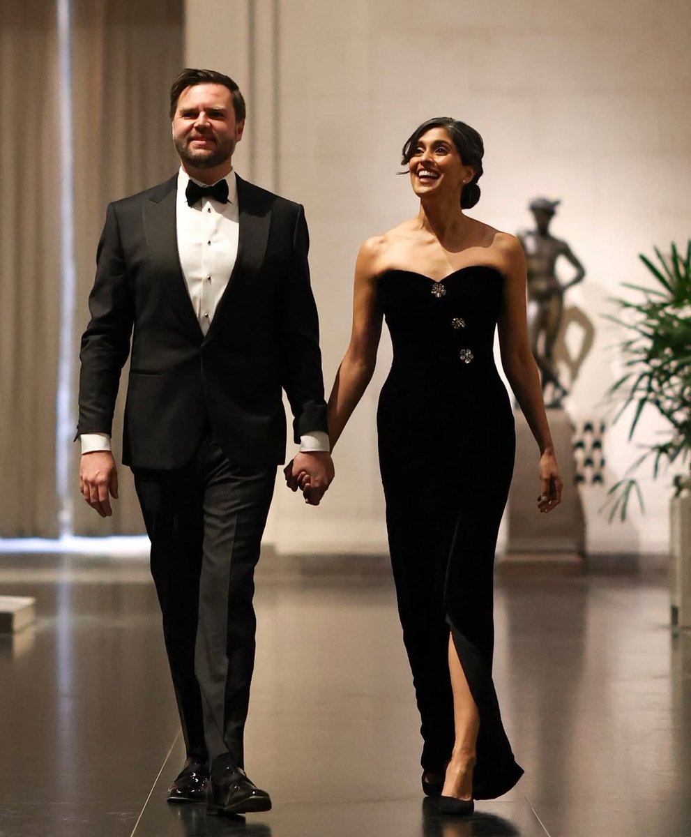 Sachinettiyil's tweet photo. America has a new Catholic vice-president 

“My wife has said that the business of converting to Catholicism—studying and thinking about it—was “good for you.” And I came, eventually, to see that she was right.” - JD Vance https://t.co/li4UwbtEfm