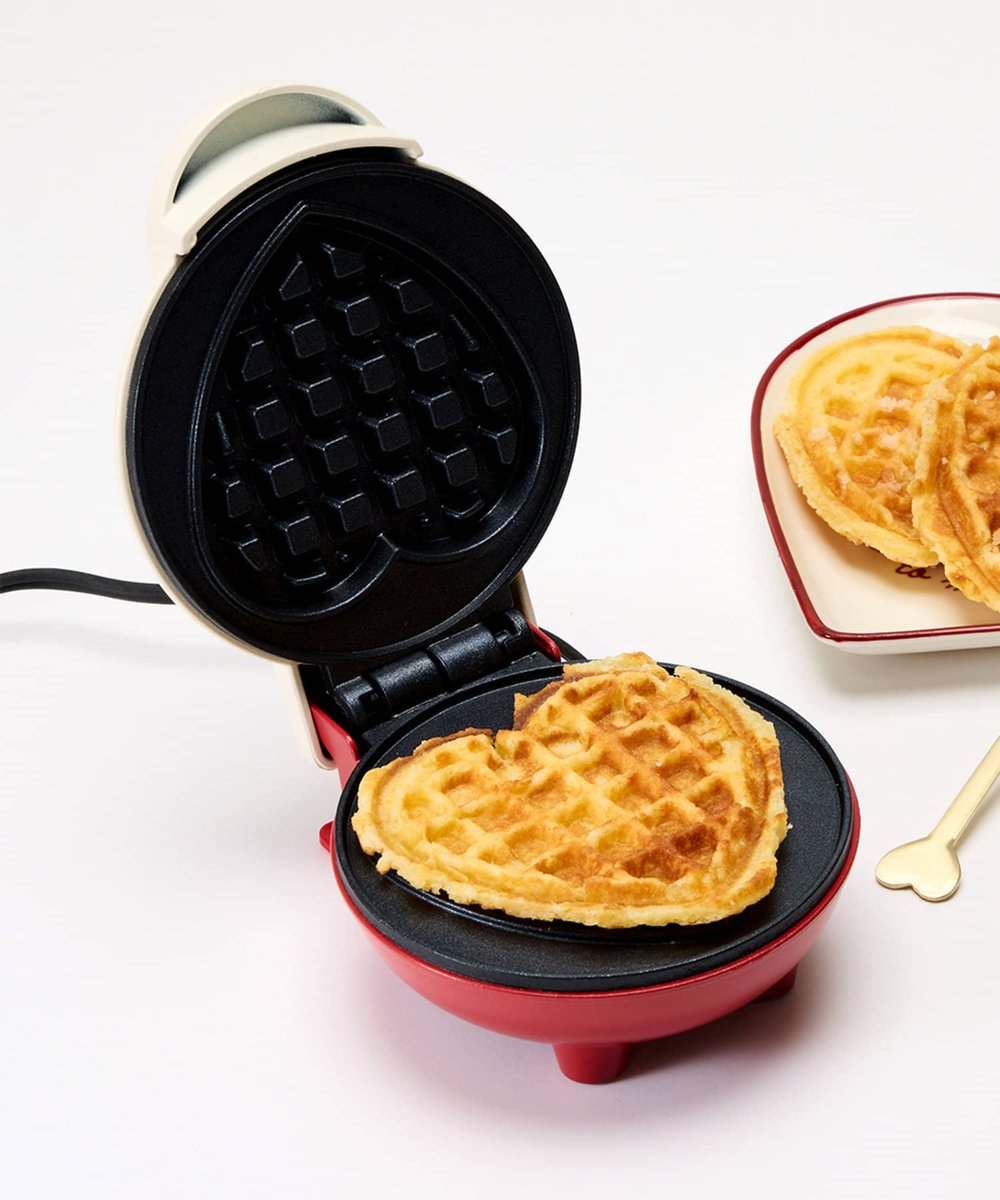 NEW＊ ハート型ワッフルメーカー 1,800円（税込1,980円） バレンタイン