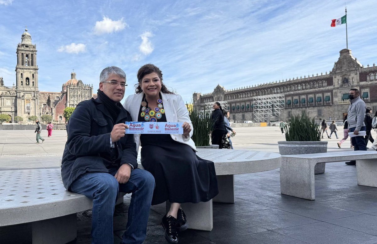tomaspliegoc's tweet photo. Cerramos esta semana con viento en popa a favor del programa Agua Bienestar Tiltlic (lugar con agua abundante). 

Para mayo estaremos distribuyendo 100 mil garrafones a la semana en 500 puntos de la Ciudad de México. 

Un programa que salió de la cabecita de @ClaraBrugadaM https://t.co/HjgNGj8wMG