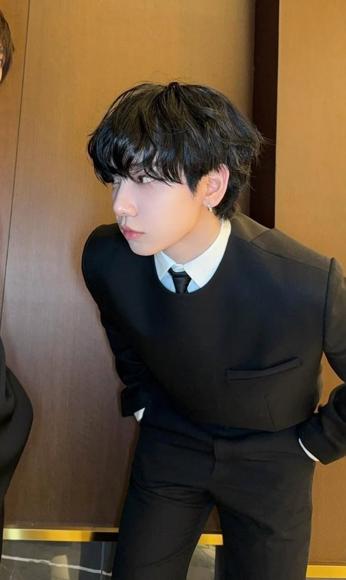 HANAS21204's tweet photo. 남찍사가 압도적으로 좋은 날 https://t.co/0MhjOFnmC7