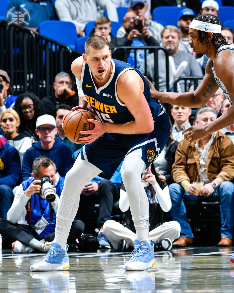 SwipaCam's tweet photo. The Nuggets are 9-1 in their last 10 games with Nikola Jokic. Over that stretch Jokic is averaging:

29.1 PPG
14.5 RPG
11.7 APG
2.1 SPG
0.6 BPG

56.6% 2PT
42.5% 3PT
83.3% FT
63.1% TS
+170

MV4 https://t.co/WTnzRetViz