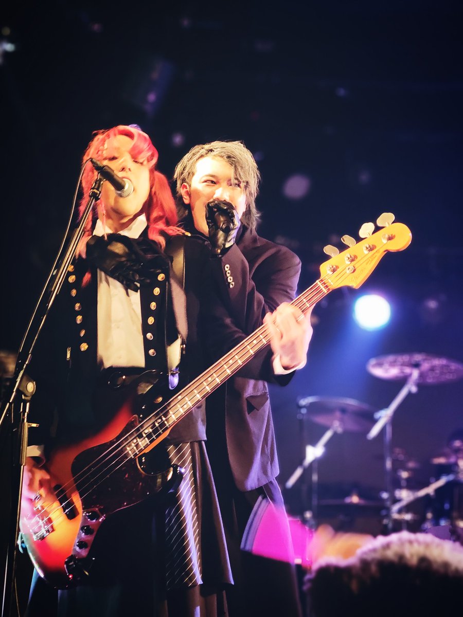 myiLia_nt's tweet photo. 最高の景色をみんなありがとう！！🌈✨

会場限定配布のパンフレットも受け取ってくれてありがとー！！

7月の真夏と1月の真冬にライブやれました！

次は5月の春真っ盛りな頃にホールで会おうね🌸

#仙台 #ラルク #トリビュート #バンド
#コピバン #ドエル #LArcenCiel #LiveenCore #スペゼロ #ライブ https://t.co/8uPXx2kHpc