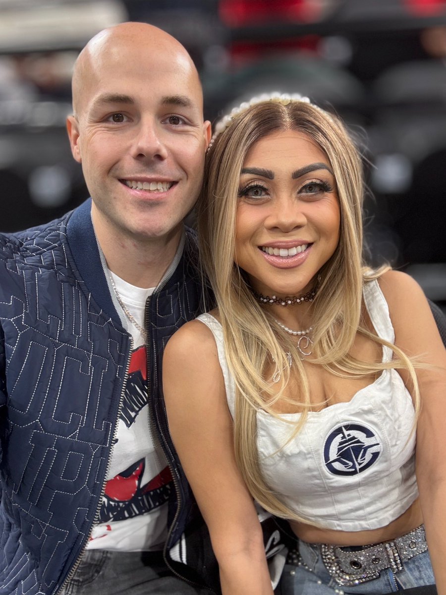 pinklunatik's tweet photo. ❤️🔥We out here 🏀 #battleLA #ClipperNation #defendTheWall @LAClipsDomain @IntuitDome https://t.co/wBCxfW7vlx