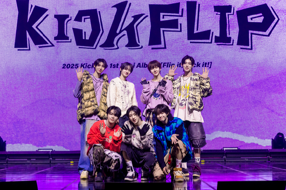 fallinminje's tweet photo. an article on #KickFlip's journey from trainees to artists 🩶

“juwang trained for more than three years, donghwa for seven years, amaru for four years, kyehoon for nine years, and keiju, donghyeon, and minje for three years. they have spent a significant amount of time as JYP trainees to build up their skills.

the thoughts of the ‘ten-year trainee’ gyehun stood out in particular. kyehoon said, ‘thanks to the long time i spent as a trainee, i was able to practice intensely and reflect deeply on things. that time was absolutely necessary for me, and i will slowly show everything i've learned over those years.’ 

upon looking back on his ten years as a trainee, he added, ‘the most memorable moment for me was when the seven of us heard our team name kickflip for the first time. that's when it hit me that my debut was truly beginning. i felt an overwhelming rush of emotions.’

gyehun also revealed, ‘park jinyoung pd-nim praised us during our debut preparations, telling us that we've got a song that will hit big in kpop. it's such an honor, and i want to continue showing him our best.’

donghyeon then said, ‘just the fact that we're debuting under JYP is something i'm proud and thankful for. we won't lose our original passion and continue to deliver our own positive and bright energy moving forward, so please keep an eye on us.’ 

donghwa added, ‘i want to become an artist who's still able to have a positive influence even five or ten years from now. in order to do that, our goal is to keep this team going for a long time.’

🖇️ https://t.co/p4JqqMj6q5

#킥플립 @kickflip_jype
