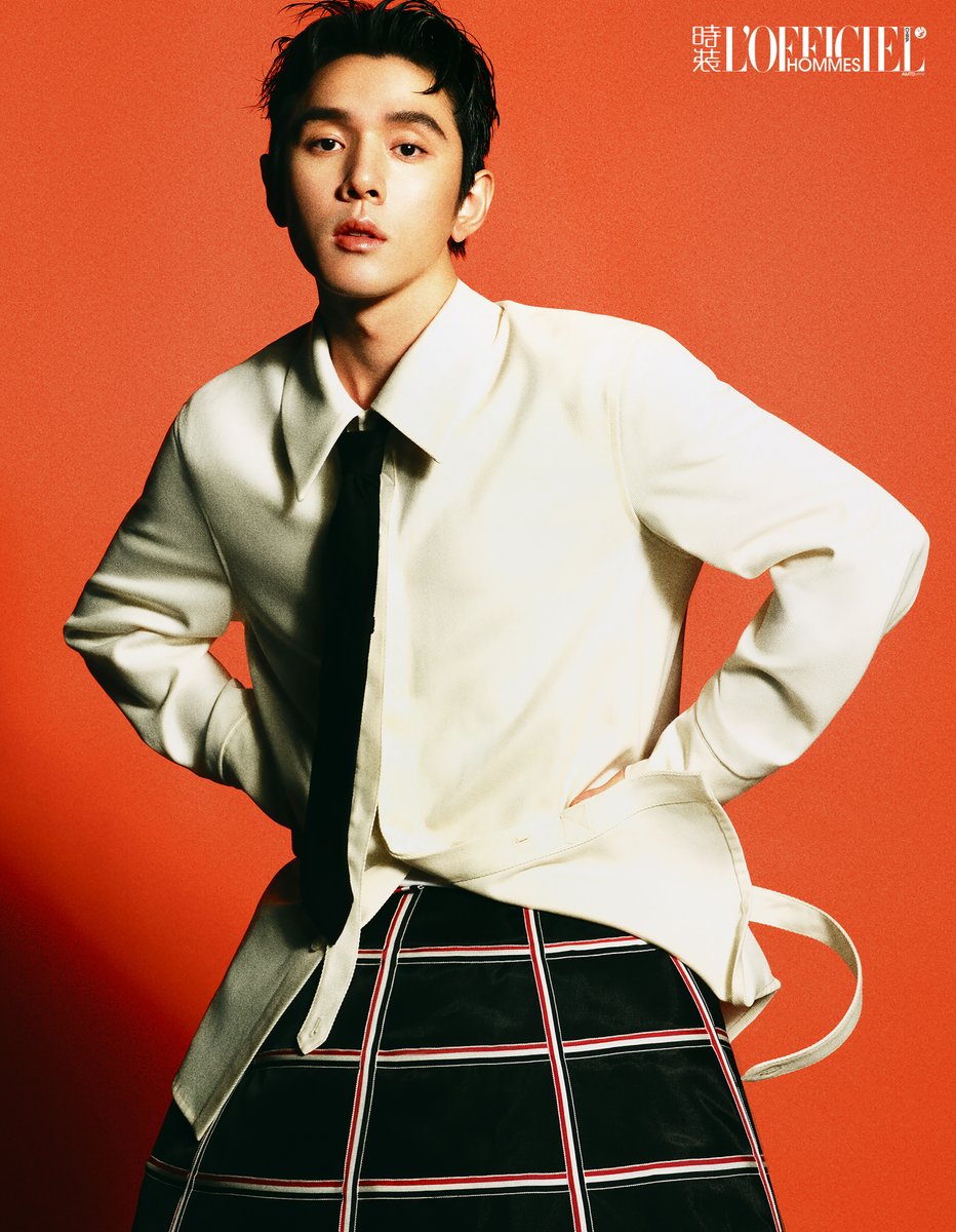 FKShi's tweet photo. Photoshoot pics of #LiJiaQi (#AustinLi #李佳琦 -actor) for L'Officiel Hommes China Magazine - January 2025 issue.
More :
https://t.co/0rzOKxct7N
~Weibo 20 Jan 2025~ https://t.co/fdPt4175jb
