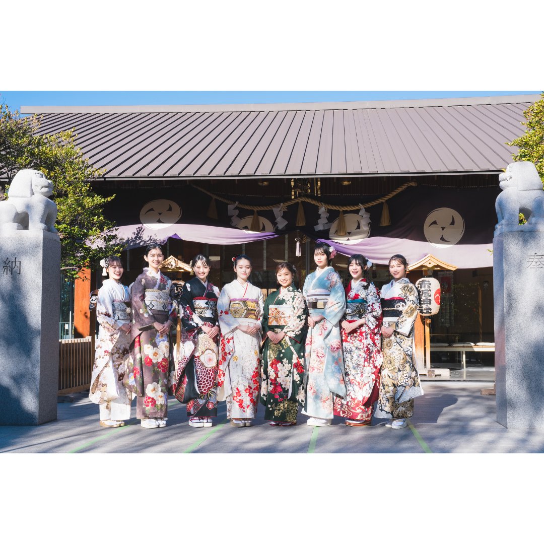 ondine_jp's tweet photo. 【振袖衣装提供情報👘✨️】
2025/1/10（金）エイベックス・マネジメント・エージェンシー新春参拝＆晴れ着お披露目会にて所属タレントの皆様に
オンディーヌの振袖をご着用頂きました。
皆様とても素敵に着こなしていただきました！
#オンディーヌ #振袖 #振袖はオンディーヌ #衣装提供 https://t.co/xekSCi7hNI