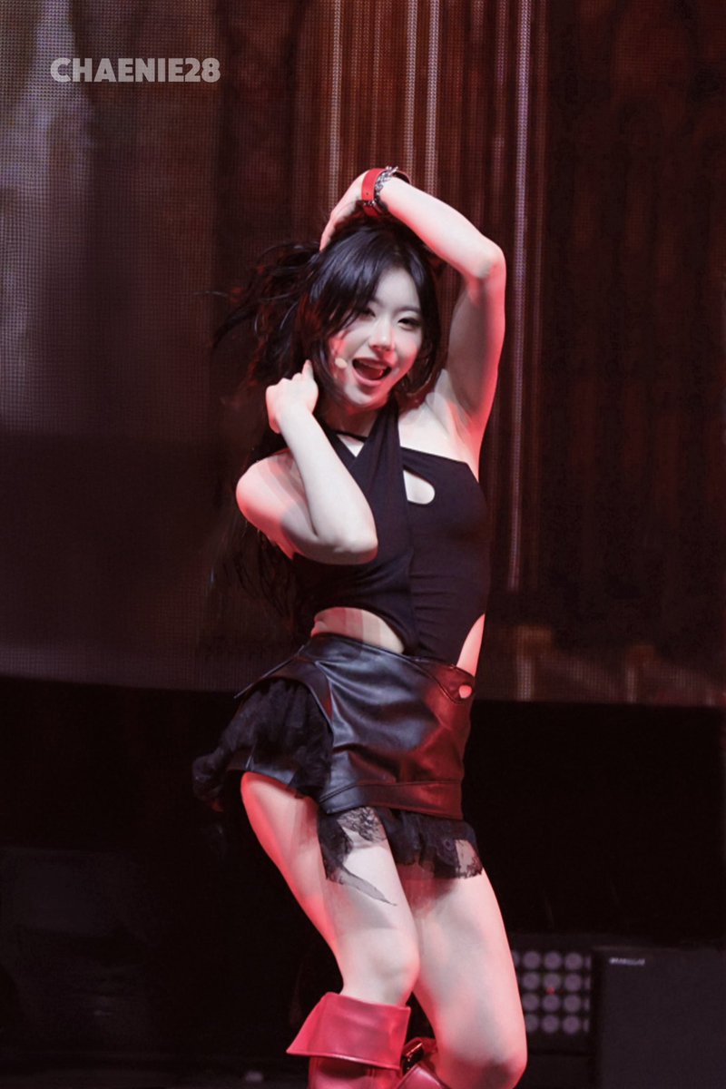 Chaenie28_Mo's tweet image. 250119 UTO FEST

#ITZY #있지 #CHAERYEONG #채령