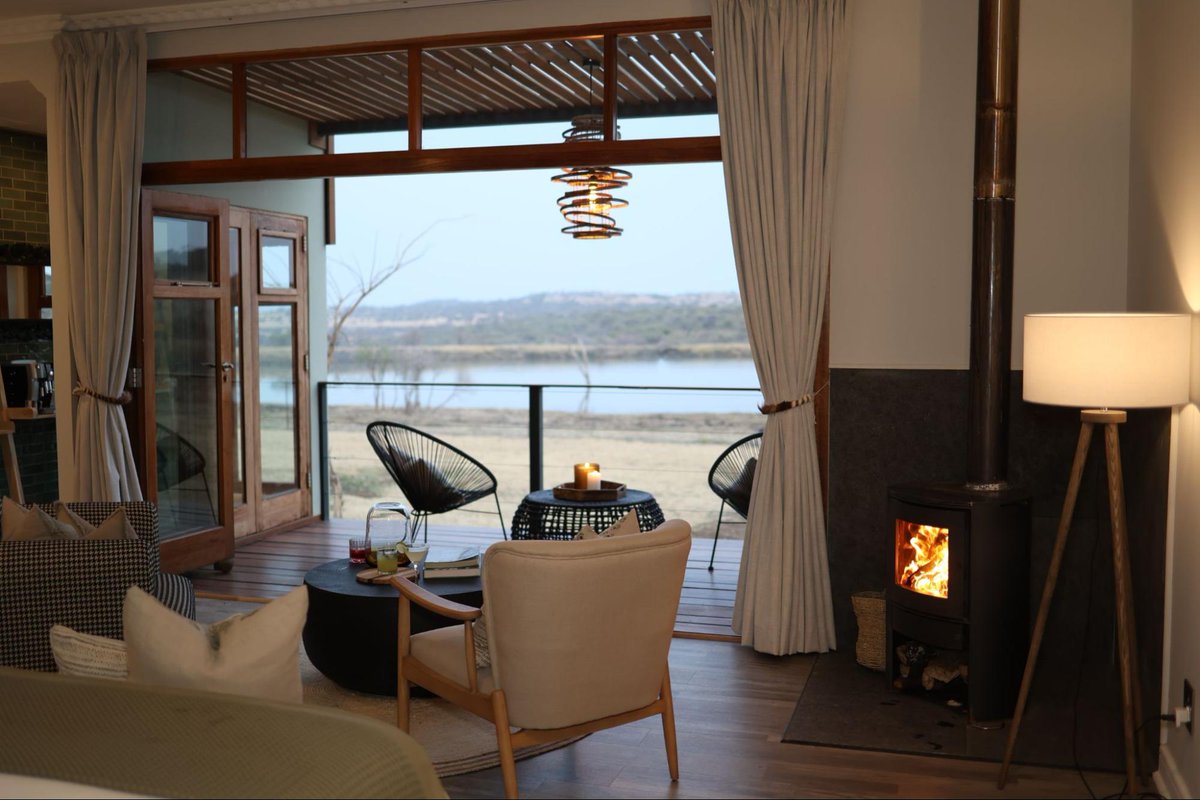 ✨ A new year brings new opportunities to explore, connect, and make unforgettable memories. Start 2025 with a safari experience at Cheetah Ridge, that feels like a dream come to life. 

📷: Chantelle Melzer
📷: Craig Scott
📷: Giselle Guy