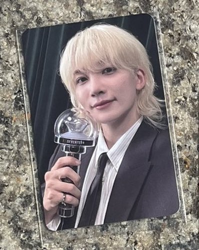 yejicollects's tweet photo. [ wtb lfs seventeen ph ]

★ jeonghan carat zone pc

x op ; awa na lang sumakit na paa ko kakahanap ng trade kahapon HAHJSJSJS

dm for offers :)

# 17 right here https://t.co/NqZ7OSj2CS