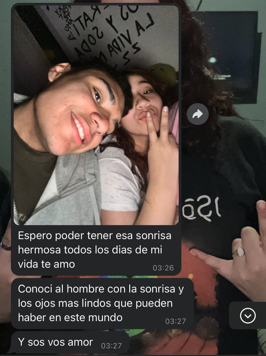 está hermosa persona se merece el mundo,en los días malos ella siempre está para sacar una sonrisa y hacerme sentir la mejor persona,la curita de mi corazón❤️‍🩹
